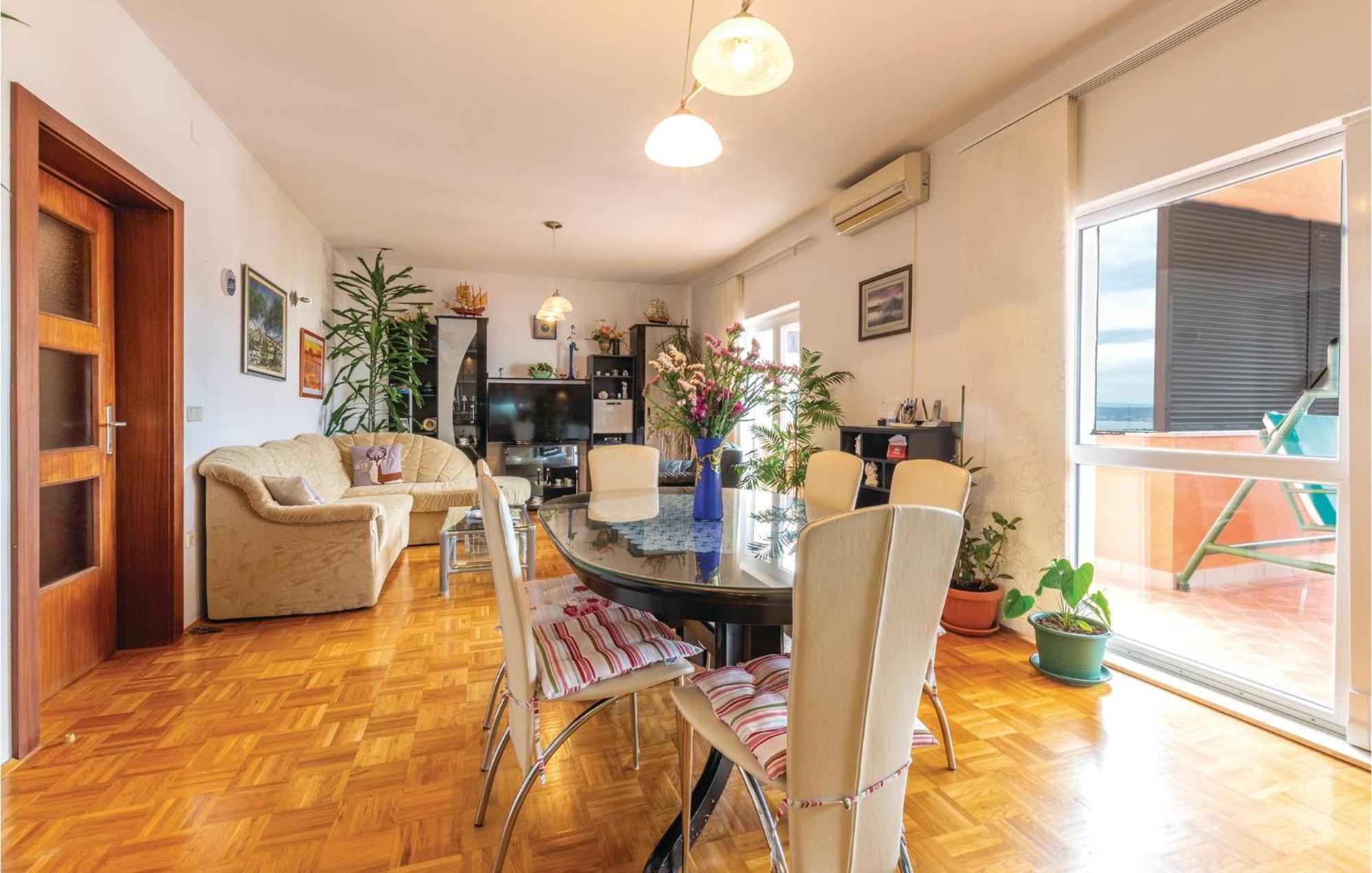 Nice Apartment In Plano With Kitchen ภายนอก รูปภาพ